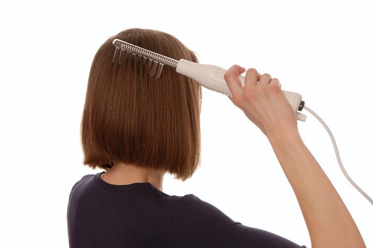 Выпадение волос у женщин: причины и лечение в домашних условиях